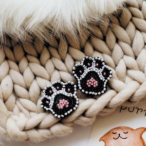 Cat Paw Brooch Bead Embroidery Kit — DIY Beaded Jewelry — Cat Lover Gift Beadwork Set