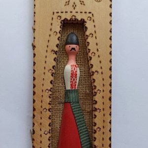 Vintage wooden plaque souvenir &quot;Hutsul&quot;. Ukrainian wall hanging decor