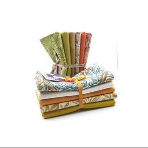 William Morris Fat Quarter Scrap Bundles different combinations - crafting fabrics