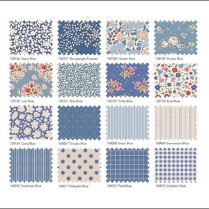 Könnte beinhalten: Eine Sammlung von 16 Stoffmustern in verschiedenen Blautönen mit unterschiedlichen Mustern, darunter Blumen, Punkte, Karos, Streifen und Gingham. Die Stoffmuster sind mit ihren entsprechenden Produktnummern und Namen gekennzeichnet.
