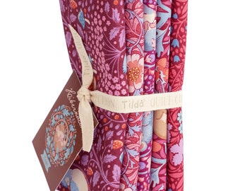 Tilda Hibernation Fat Quarters Bündel mit 5 Hibiskus/ Mulberry Bastelstoffen