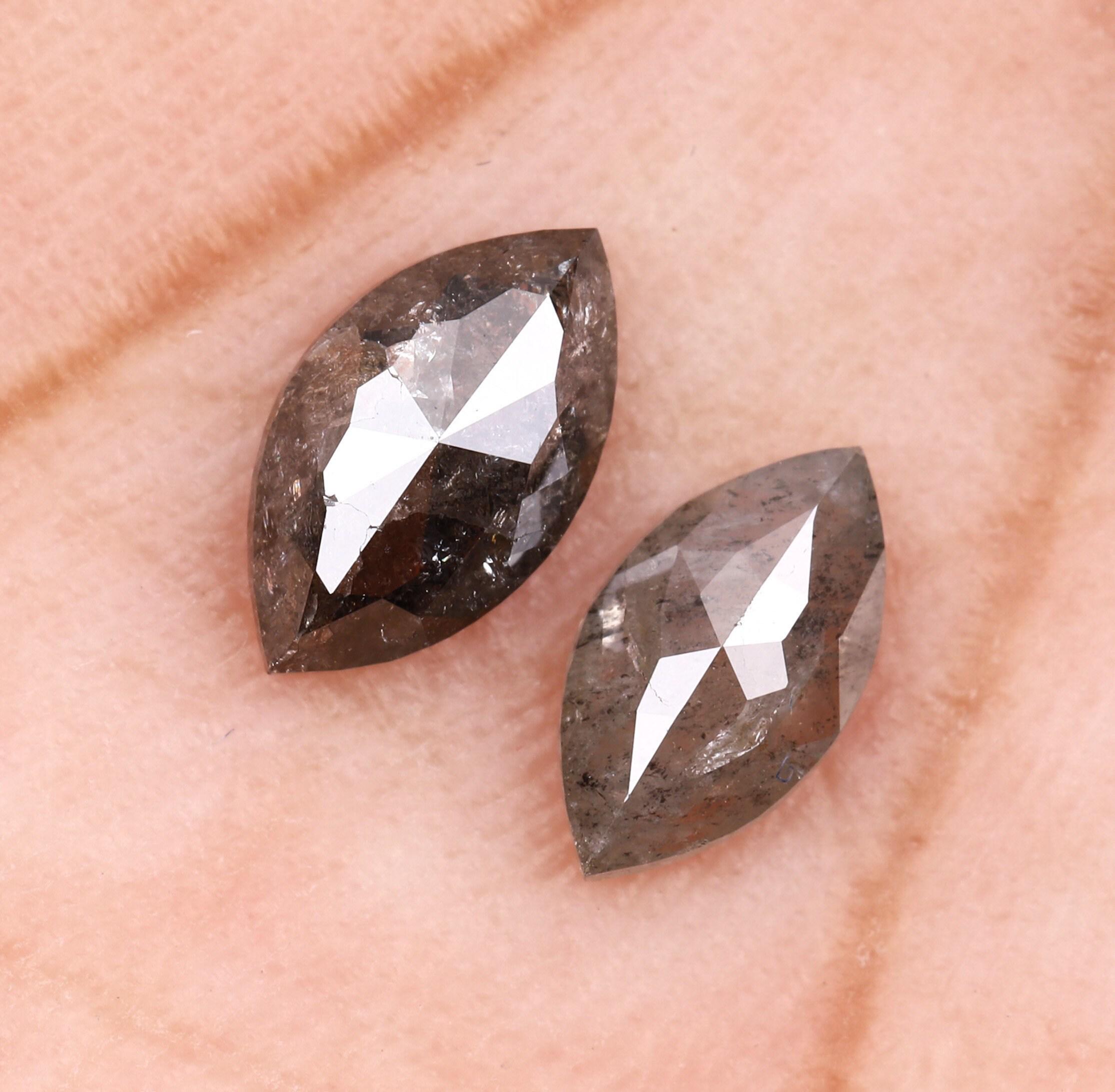 0.99カラット、6.8～7.3mm、マーキスカットのソルト＆ペッパー