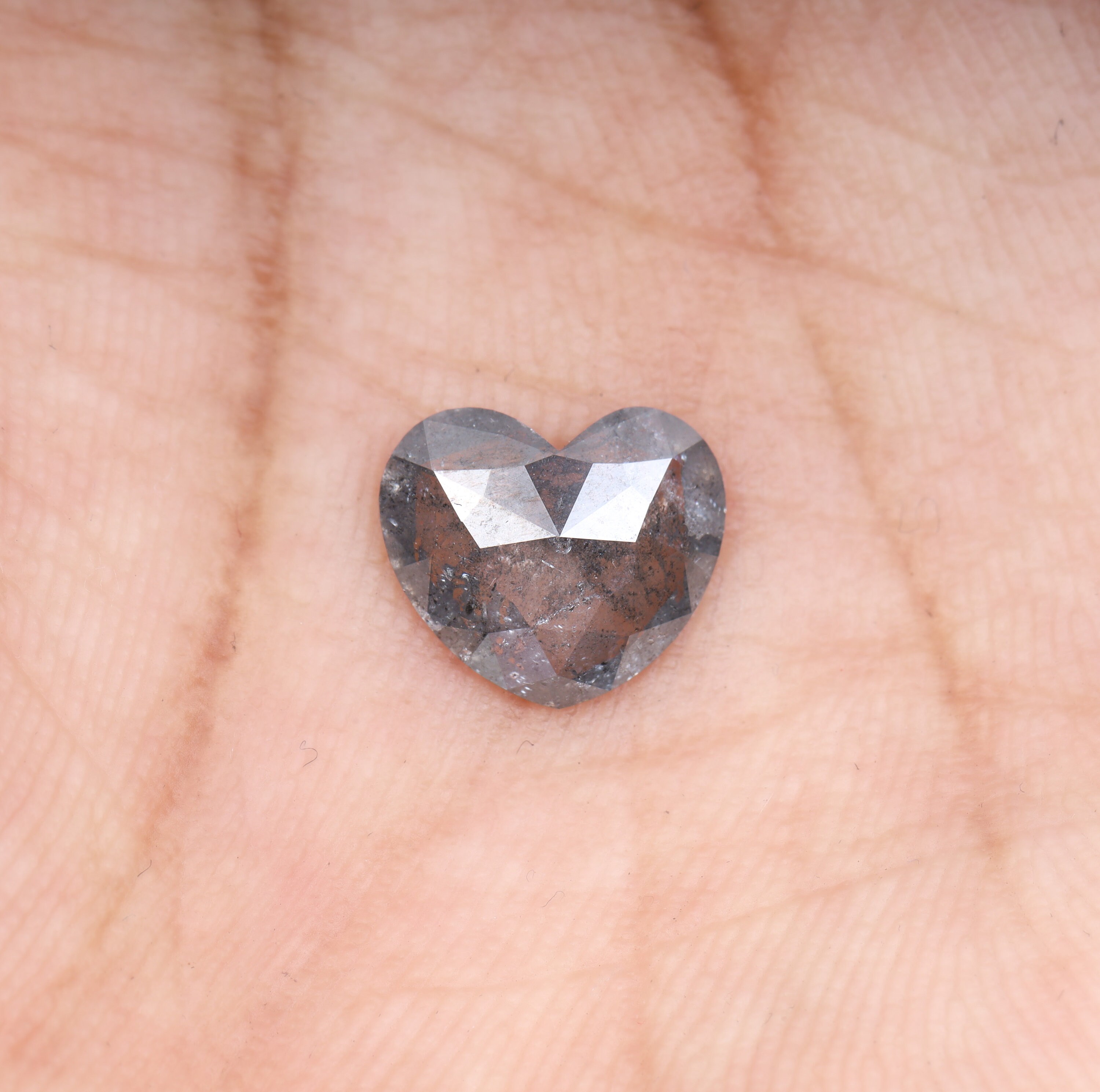 天然ソルト＆ペッパーハートダイヤモンド - 1.38カラット、9.0 x 8.0mm