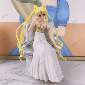 Sailor Moon Serena Tsukino Queen Serenity Setting figure