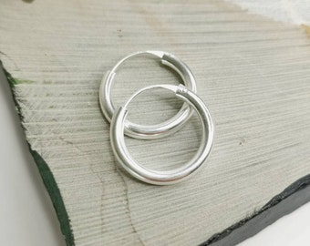 Zilver 925 hoepel oorbellen 18 mm x 3 mm, minimalistische oorbellen, zigeuner hippie stijl, zilveren hoepel oorbellen, sterling zilveren hoepel oorbellen, dikke hoepel oorbellen