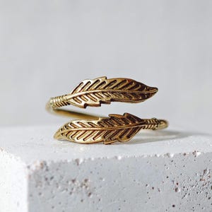 Brass feather ring, adjustable finger ring with feather design, handmade boho brass ring