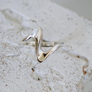 Vågring av 925 silver, vågig silverring
