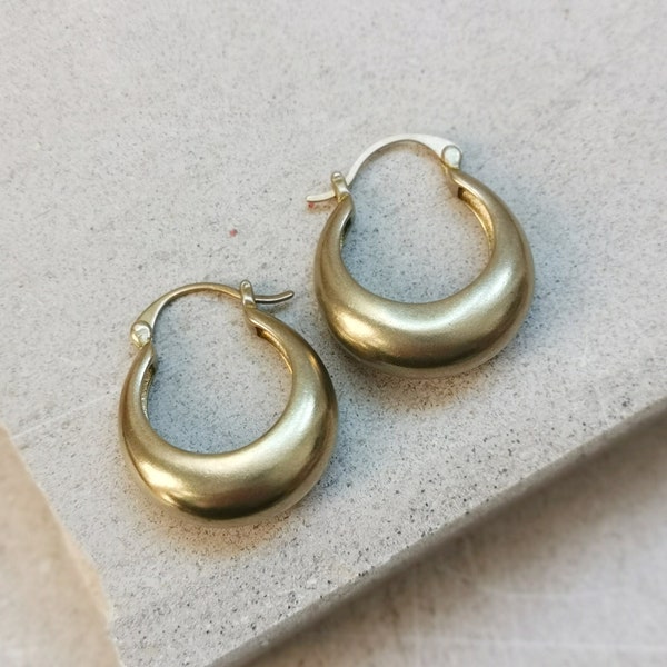 Chunky small hoop earrings 25 mm, Minimalist wide earrings, gold brass hoop earrings