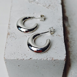 Wide small hoop earrings made of 925 silver, half moon chunky hoop earrings 15 mm, sterling silver open ear studs hoop earrings