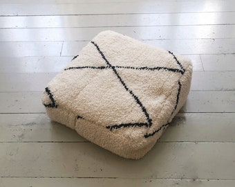 Marokkanischer Beni Ourain Pouf, Berber Bodenkissen, Sitzkissen aus Wolle, Vintage Bodenkissen, Boho Sitzkissen Marrakesch