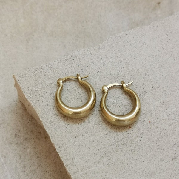 Small hoop earrings 18 x 5 mm, minimalist wide earrings, gold brass hoop earrings