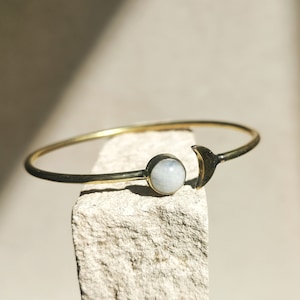 Bangle made of golden brass crescent moon with moonstone, moon phase bangle moonstone gold, boho bangle with gemstone
