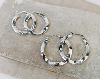 Wavy hoop earrings in 925 sterling silver, minimalist wave earrings, 30 mm, 35 mm or 40 mm in size