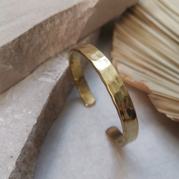 Wide bracelet made of golden brass adjustable, bangle made of solid brass hammered gold, minimalist simple bangle