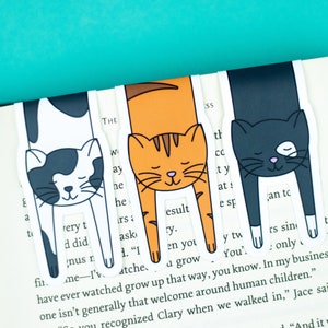 Cute Cat Magnetic Bookmark | Floppy Cat Illustration | Cat Lover Bookish Gift Set