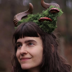 Faun headdress- renfaire,costumedesign,fallvibes,forestfashion,fairyfashion,witch,headdress,horns,photoshoot,fairytale,goblincore,mushrooms