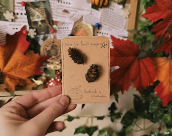 Tannenzapfen Ohrringe- Pilze, Goblincore, Cottagecorefashion, Faecore, Pins, gemütlich, Wald, Hobbitcore, Märchen, Herbst