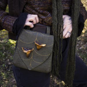 Dark Chanterelle set-mushrooms,goblincore,cottagecorefashion,faecore,pins,cozy,woodland,hobbitcore,fairytales,cosyaccessories,jewerly,whimsy