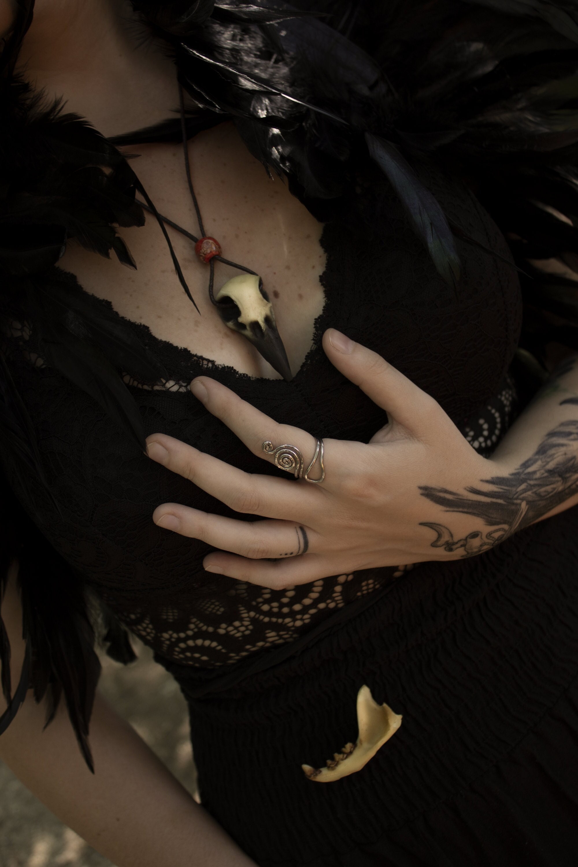 Crow pendant- raven necklace-folklore,pagan,wearableart,darkvibe,ghotic,darkfantasy,darkfashion,witches,renfaire,norsepagan,faecore,jewerly