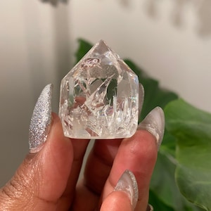 Fire & Ice Crackle Quartz Point, Fire, Ice, Rainbows, Quartz Point, Gemmy Gem