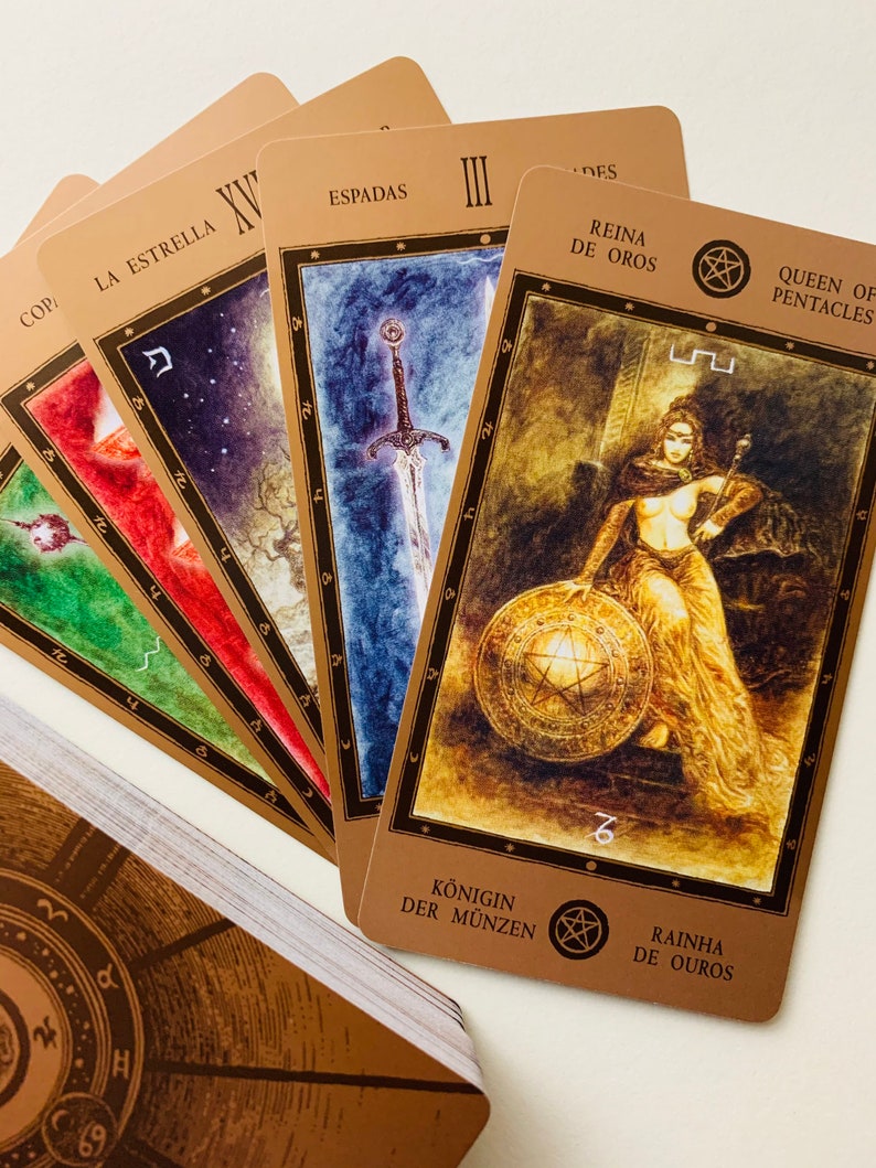 The Labyrinth Tarot 78 Cards Decktarottarot Decktarot Etsy