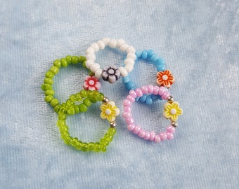 Handmade Pair of elasticated beaded flower toe rings. Assorted colours.