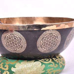 12 Inches Large Flower Of Life Singing Bowl Tibetan Singing Bowl Comes With Cushion , Mallet, Striker Best For Head Therapy Meditation image 6