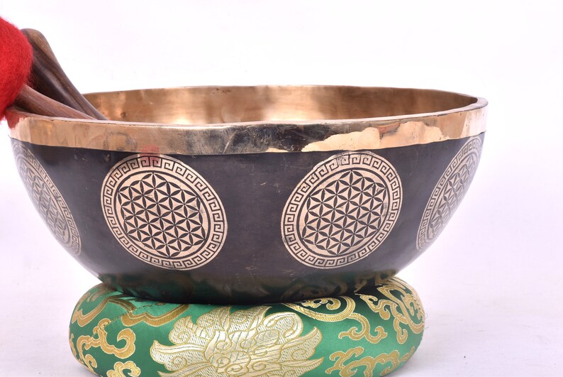 12 Inches Large Flower Of Life Singing Bowl Tibetan Singing Bowl Comes With Cushion , Mallet, Striker Best For Head Therapy Meditation image 6