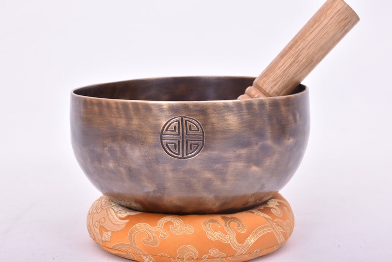 6 Inches Palm Size Full Moon Singing Bowl Tibetan Singing Bowl Sound Healing , Meditation Bowl Made In Nepal Yoga Bowl image 5