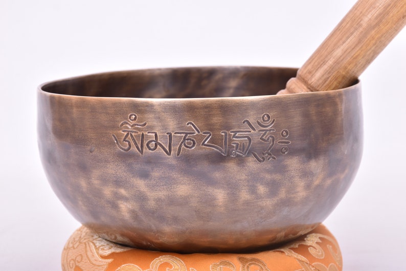 6 Inches Palm Size Full Moon Singing Bowl Tibetan Singing Bowl Sound Healing , Meditation Bowl Made In Nepal Yoga Bowl image 6