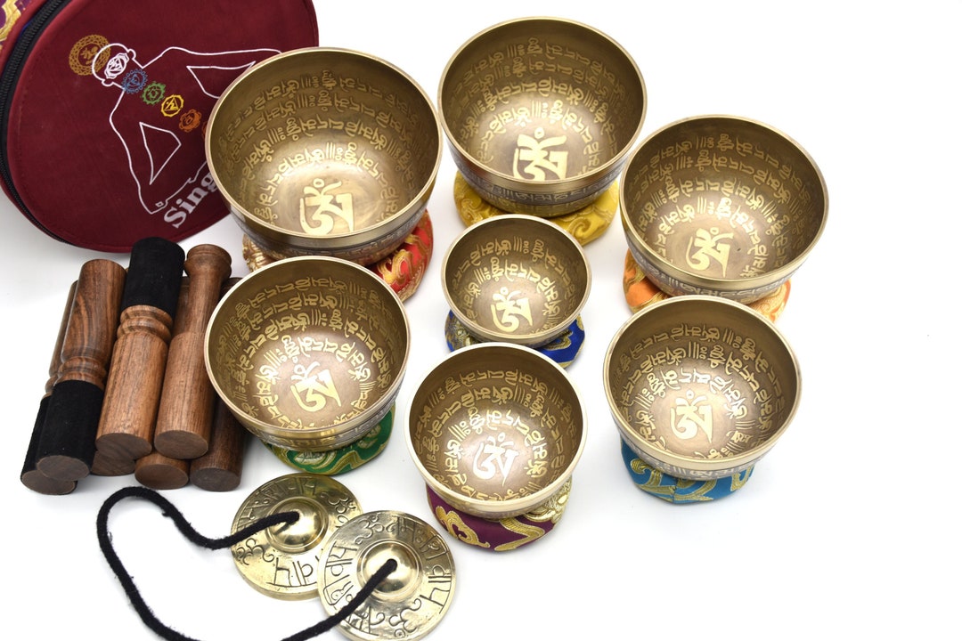 Full Mantra Singing Bowl Set of 7 - Tibetan Mantra Carving - Chakra ...