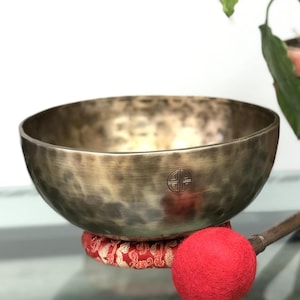 12 Inch Heart Chakra Full Moon Singing Bowl - F Note -Large Tibetan Singing Bowls for yoga meditation sound healing -well being mindfulness