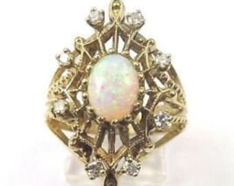 14k Yellow Gold Women's Vintage Estate Jewelry Cocktail Ring With Diamonds And Opal