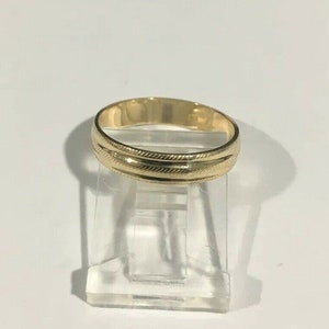 18k Yellow Gold Wedding Band Ring