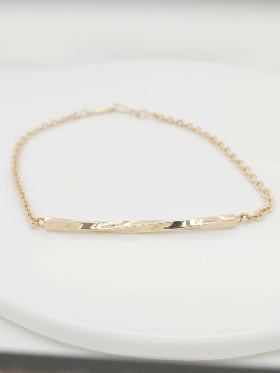 14k Yellow Gold Twisted Bar Bracelet