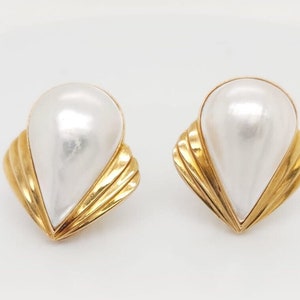 14k Yellow Gold Vintage Earrings With Pear Shape Pearls