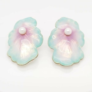 14k Yellow Gold Brauer Vintage Mother Of Pearl Earrings