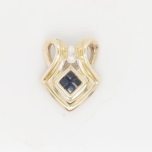 Wisiorek z żółtego złota 14k z diamentami i szafirami