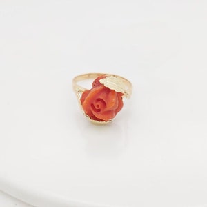 18k Yellow Gold Vintage Rose Shape Coral Flower Ring