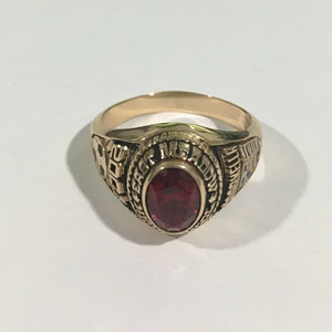 14k Yellow Gold East Meadow 2001 High school Ring With Ruby Stone