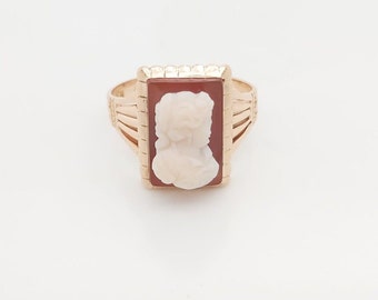 Anillo vintage de concha con camafeo en oro rosa de 14 k