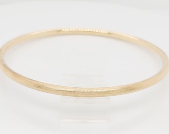 14k Yellow Gold Women's Rounded Bangle Bracelet