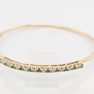 14k Yellow Gold Women&#39;s Bangle Bracelet With Diamonds & Emerald