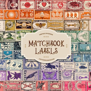 Op de afbeelding: Een collage van vintage lucifersdoosjes met verschillende ontwerpen en kleuren. De labels bevatten illustraties van vogels, bloemen, dieren en tekst. Het centrale label luidt "MATCHBOOK LABELS" met "VINTAGE EPHEMERA" erboven.