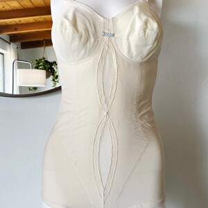 Vintage 50&#39;s-60&#39;s Bustier Corset Girdle Bodysuit Shapewear Lingerie Pinup Ivory Nylon Spandex Size S