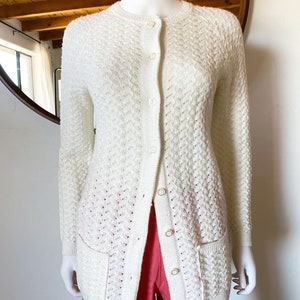 Vintage 60&#39;s British Vogue Wintuk Lightweight Ivory Button Up Knit Cardigan Sweater 100% Acrylic Made in USA Fits S-M