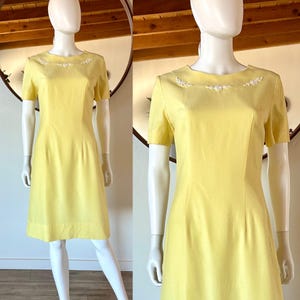Vintage 50&#39;s 60&#39;s Yellow Short Sleeve Knee Length Shift Dress Fits S/M