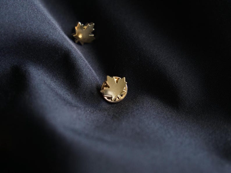 Tiny Gold Tone Maple Leaf Lapel Pin (12.5mm X 12.5mm) - Etsy Canada