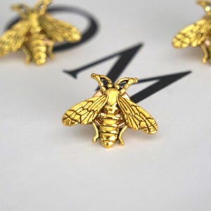 Pin de abeja de metal dorado Insignia de abeja de miel Pin de solapa de abejorro Pin de esmalte de abeja reina Pin de abeja pequeño