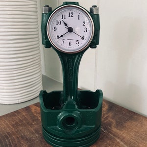 Piston Clock Green